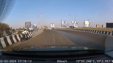 Viral Video: मुंबईतील वांद्रे येथे ट्रॅफिक कॉन्स्टेबलकडून नियमांचे उल्लंघन; उड्डाणपुलावर चुकीच्या दिशेने चालवली दुचाकी, पहा व्हिडिओ